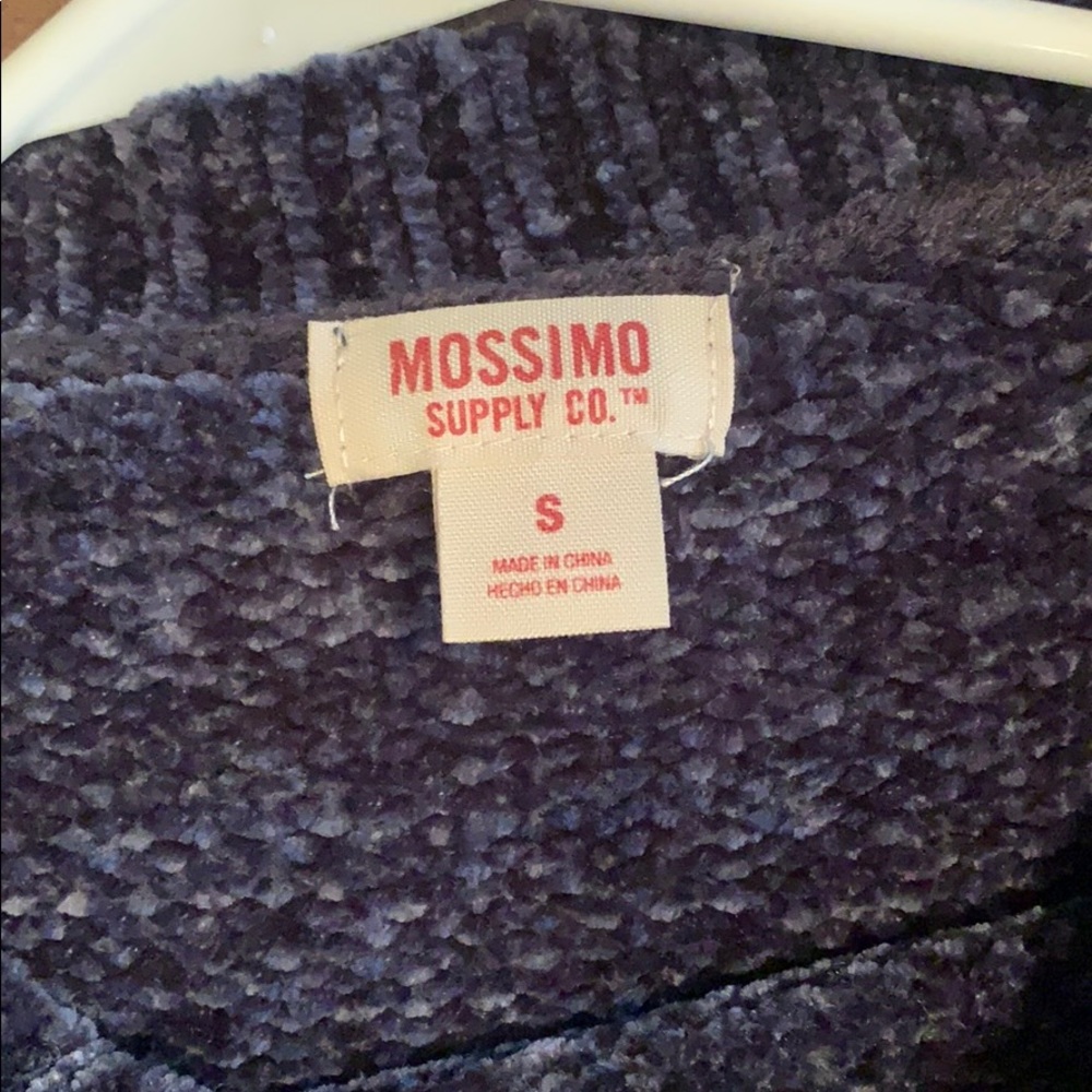 Fuzzy Cropped Sweater - Picture 4 of 4